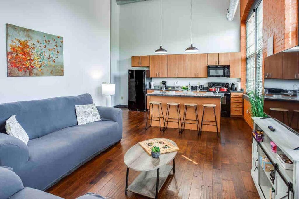 Ny Style Centric Loft With King Bed By Park Av. Lejlighed Rochester Eksteriør billede