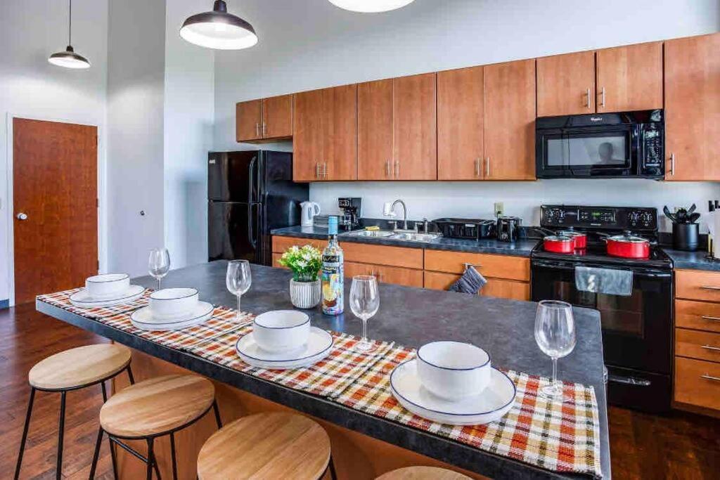 Ny Style Centric Loft With King Bed By Park Av. Lejlighed Rochester Eksteriør billede