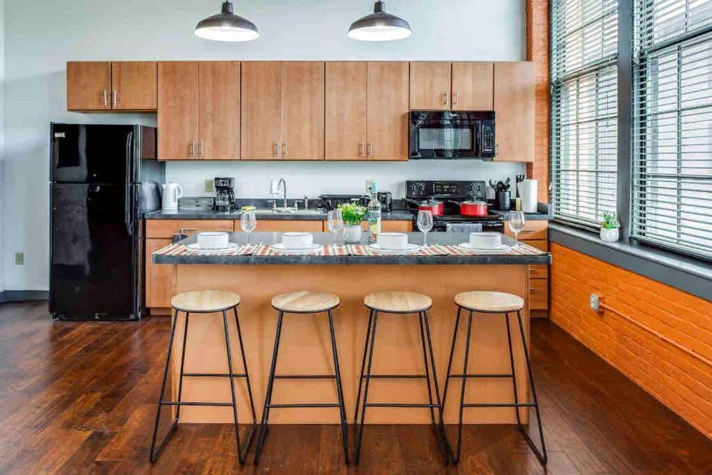 Ny Style Centric Loft With King Bed By Park Av. Lejlighed Rochester Eksteriør billede